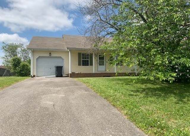Property at 924 Linda Dr, Oak Grove, KY 42262, 3 beds, 2 baths