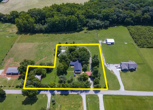 Property at 431 Haddon Ln, Winchester, TN 37398, 3 beds, 2 baths