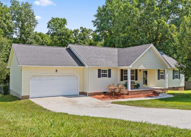 Property at 40 Castleview Ct, Ringgold, GA 30736, 3 beds, 2 baths