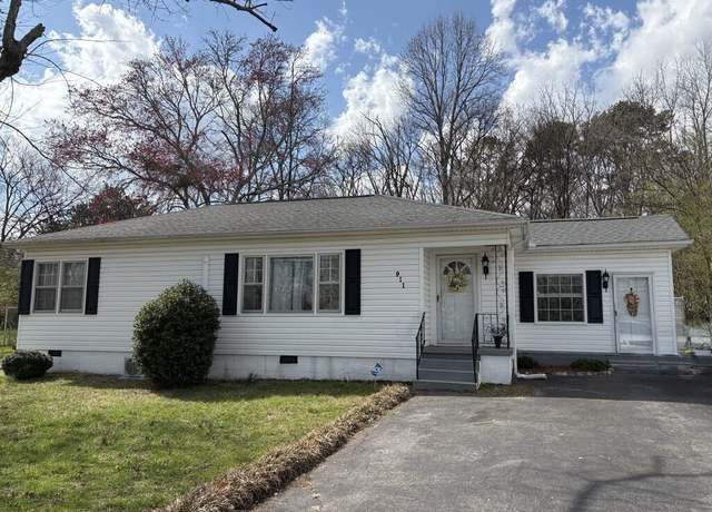 Property at 911 Fairmont Ave NW, Cleveland, TN 37311, 4 beds, 2.5 baths