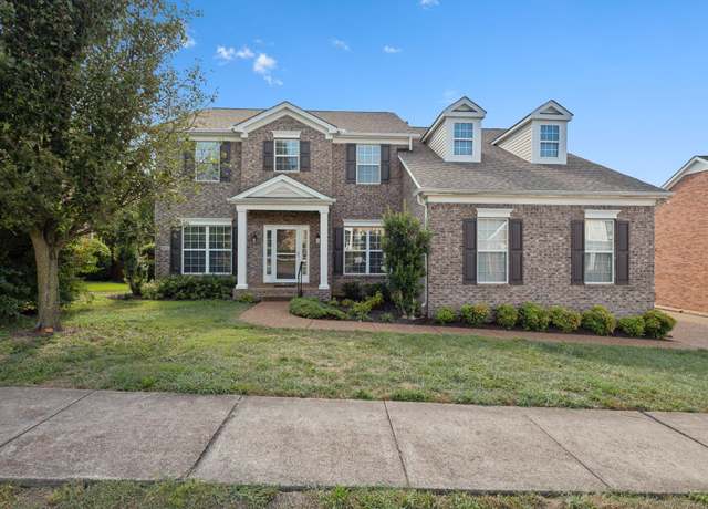 Property at 1120 Banbury Ln, Brentwood, TN 37027, 5 beds, 3.5 baths