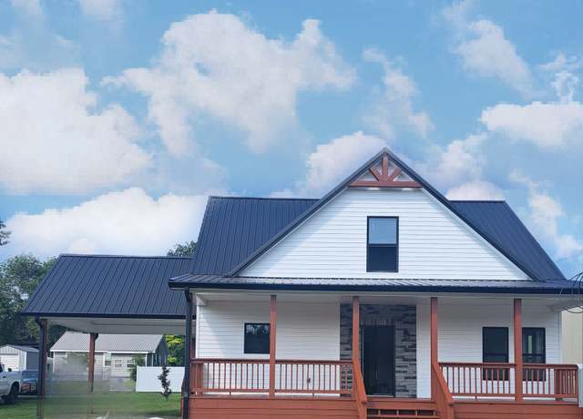 Property at 906 Davidson St, Tullahoma, TN 37388, 4 beds, 2.5 baths