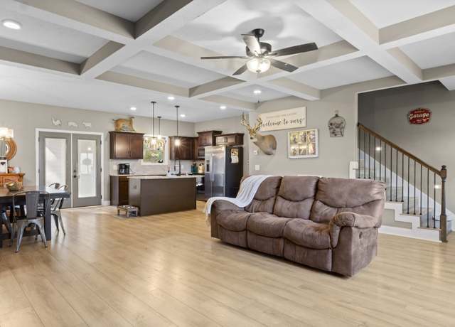 Property at 4150 Hampton Station Rd, Clarksville, TN 37040, 5 beds, 2.5 baths