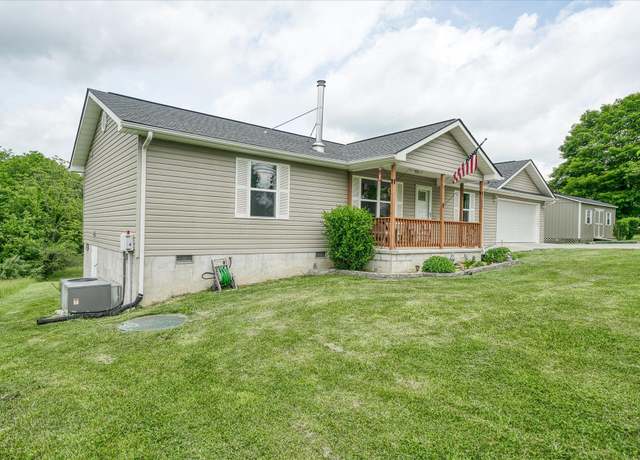 Property at 1435 E First St, Crossville, TN 38555, 3 beds, 2 baths