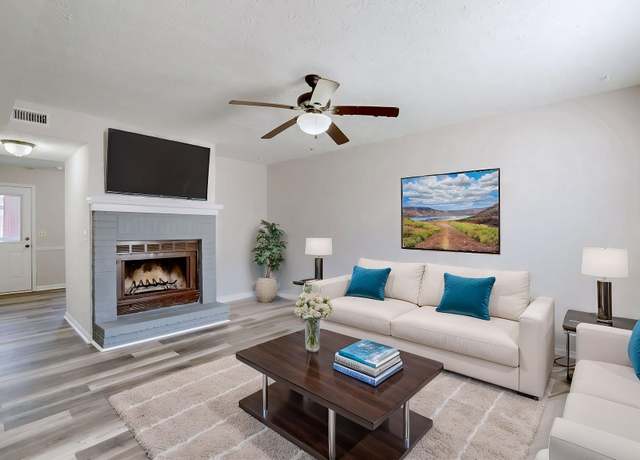 Property at 806 Bradley Pl, Hermitage, TN 37076, 2 beds, 1.5 baths