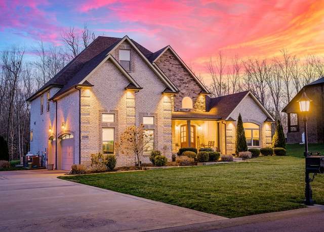 Property at 1130 Reda Dr, Clarksville, TN 37042, 4 beds, 3.5 baths