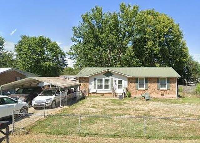 Property at 513 Yvonne Dr, Clarksville, TN 37042, 3 beds, 1.5 baths