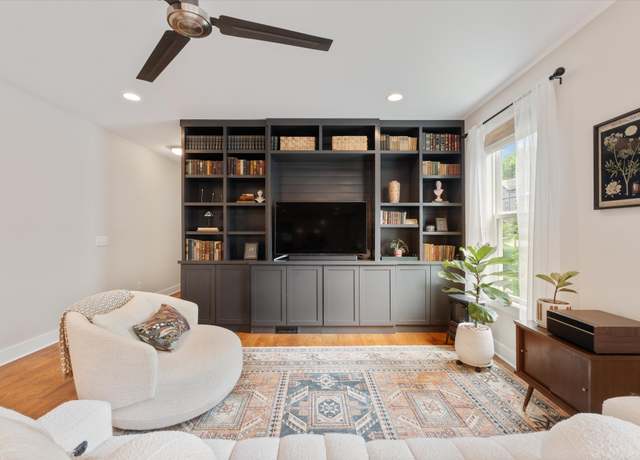 Property at 2622 Pennington Ave Unit C, Nashville, TN 37216, 4 beds, 3.5 baths