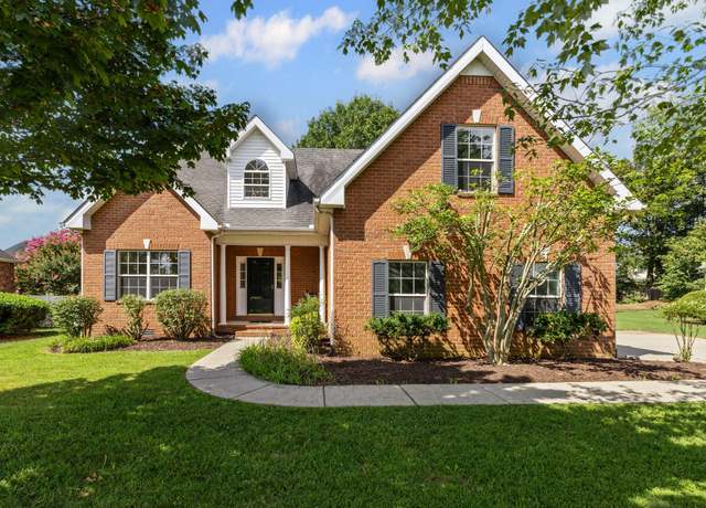 Property at 236 Comer Cir, Murfreesboro, TN 37128, 3 beds, 2.5 baths