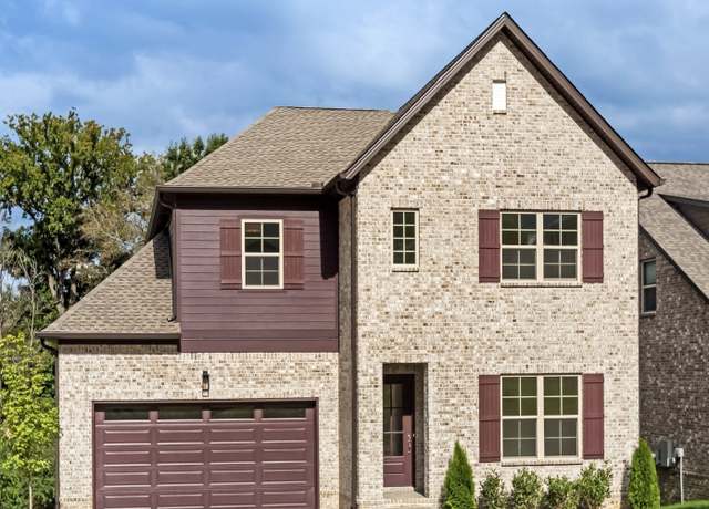 Property at 2044 Blackstone Dr, Hendersonville, TN 37075, 4 beds, 3.5 baths