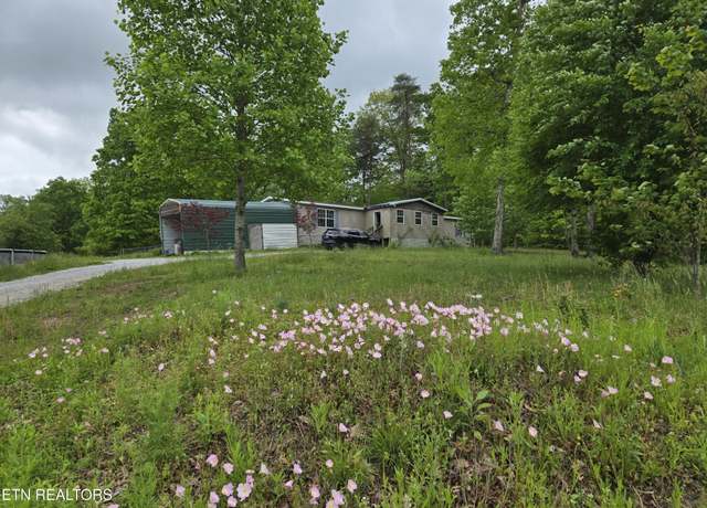 Property at 7296 Genesis Rd, Crossville, TN 38571, 4 beds, 2 baths
