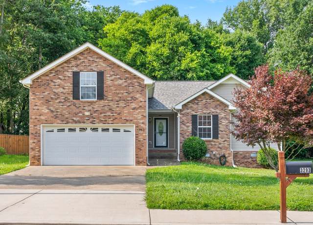 Property at 3293 S Senseney Cir, Clarksville, TN 37042, 3 beds, 2 baths