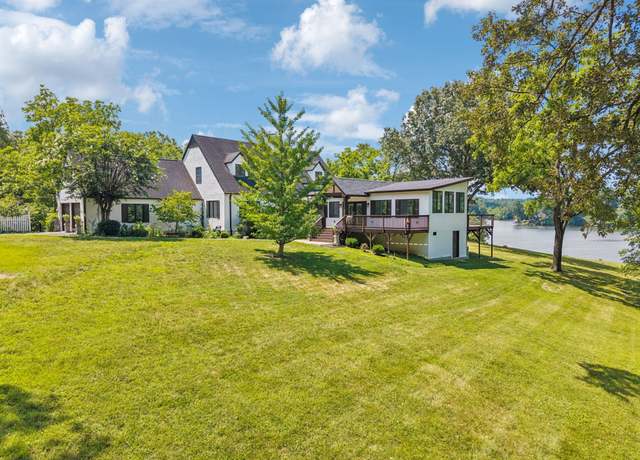 Property at 4320 Beechwood Rd, Knoxville, TN 37920, 3 beds, 2.5 baths