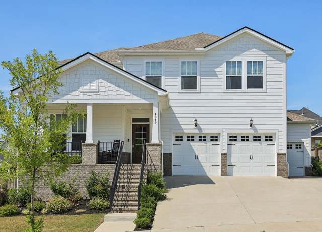 Property at 1019 Pebble Run Rd, Hendersonville, TN 37075, 4 beds, 3.5 baths