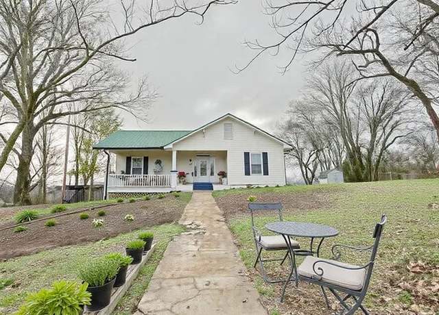 Property at 313 Spring St, Wartrace, TN 37183, 3 beds, 2 baths