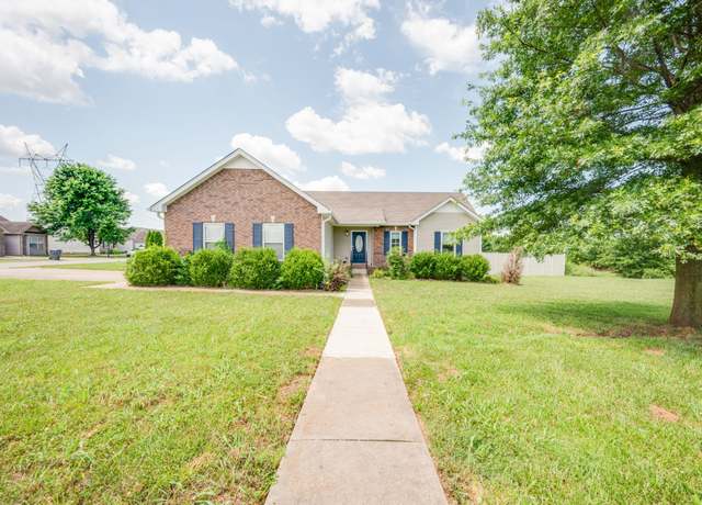 Property at 838 Samantha Ln, Clarksville, TN 37040, 3 beds, 2 baths