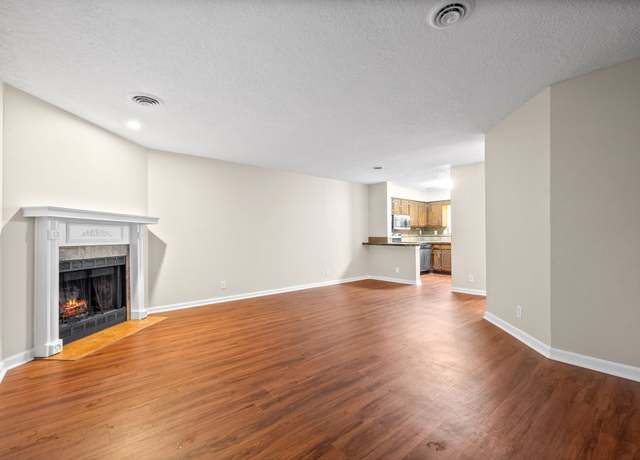 Property at 115 Carriage Pl, Clarksville, TN 37042, 2 beds, 1.5 baths
