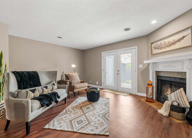 Property at 115 Carriage Pl, Clarksville, TN 37042, 2 beds, 1.5 baths