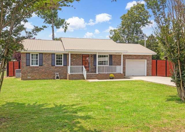 Property at 322 Beverly St, Scottsboro, AL 35768, 3 beds, 1.5 baths