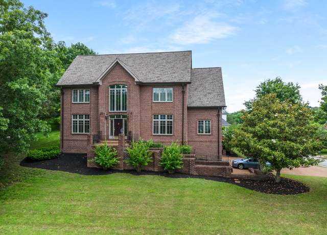 Property at 1101 Grafton Dr, Franklin, TN 37069, 4 beds, 4.5 baths
