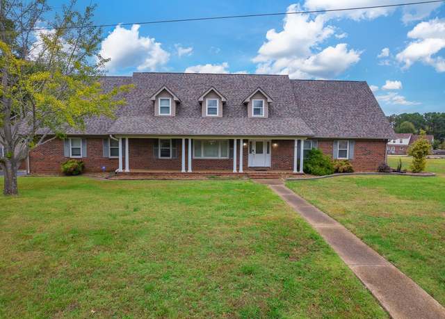 Property at 812 Pipkin Rd, Jackson, TN 38305, 5 beds, 4 baths