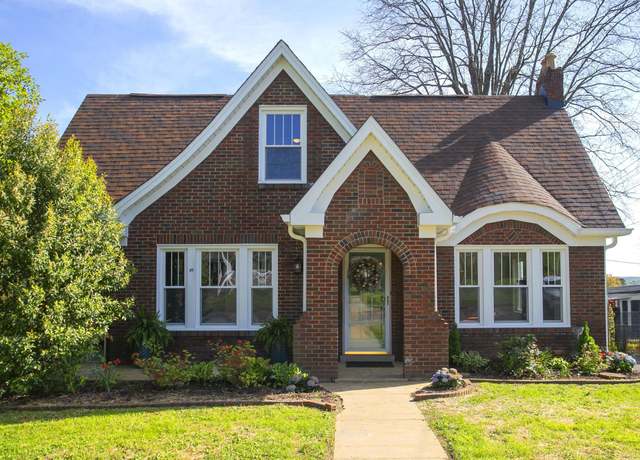 Property at 437 E College St, Pulaski, TN 38478, 4 beds, 3 baths