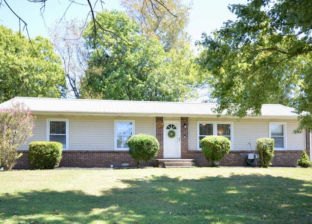 Property at 300 Valley View Dr, White House, TN 37188, 4 beds, 1.5 baths