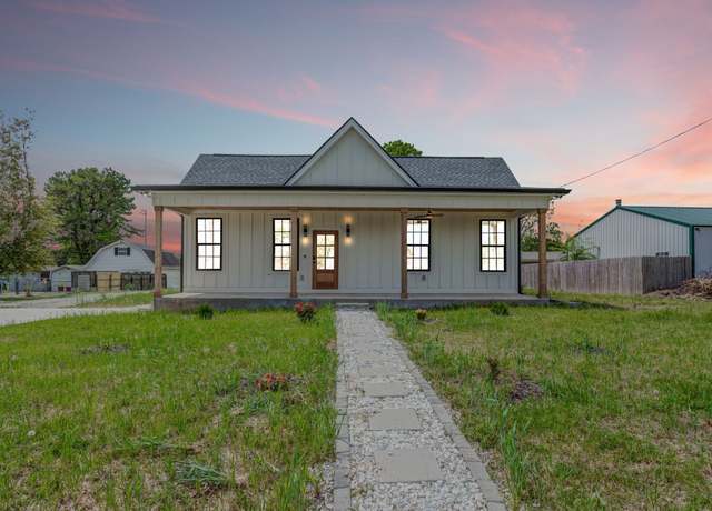 Property at 107 Shady St, Summertown, TN 38483, 4 beds, 3.5 baths