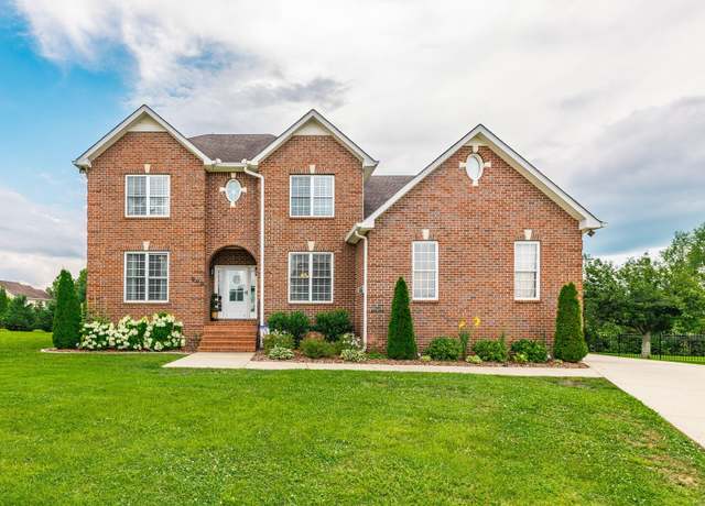 Property at 900 Shoreham St, Murfreesboro, TN 37130, 4 beds, 2.5 baths