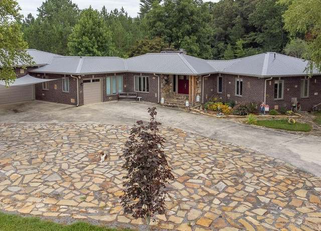 Property at 1372 Short Mountain Rd, Mcminnville, TN 37110, 3 beds, 2.5 baths