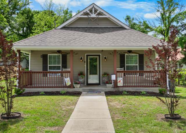 Property at 914 Woodland St, Clarksville, TN 37040, 3 beds, 2 baths