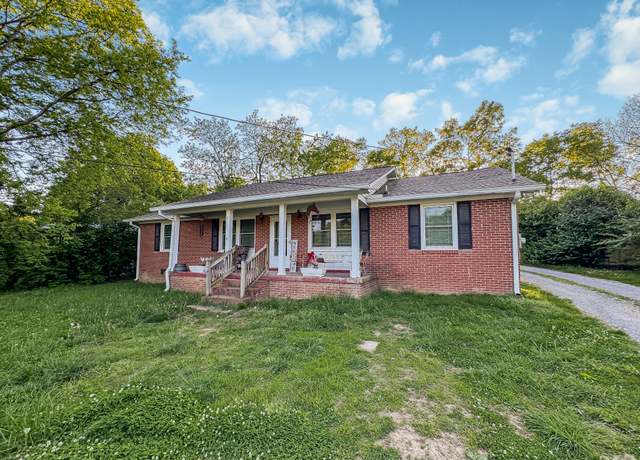 Property at 236 Trousdale Ave, Gallatin, TN 37066, 3 beds, 2 baths