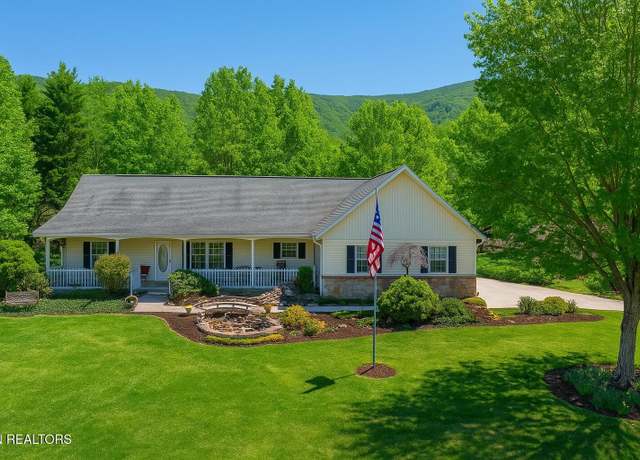 Property at 3403 Sugar Camp Circle Cir, Sevierville, TN 37862, 3 beds, 2 baths
