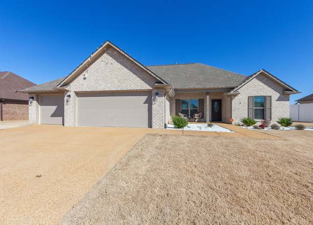 Property at 235 Strawberry Ridge Dr, Medina, TN 38355, 4 beds, 3 baths