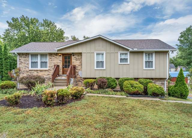 Property at 117 Susan Dr, Hendersonville, TN 37075, 4 beds, 3 baths