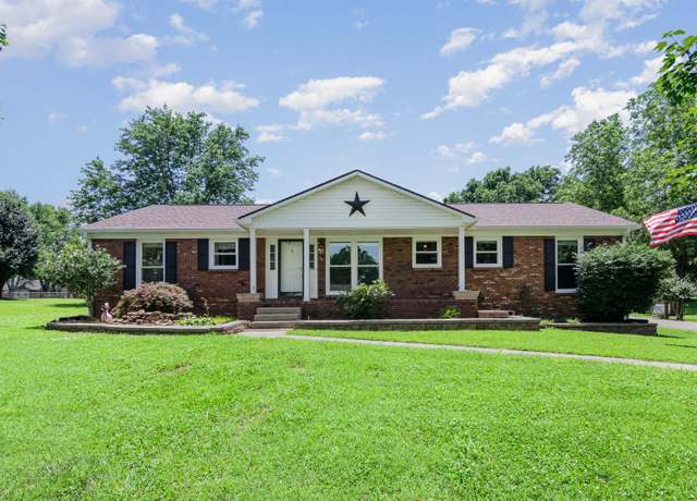 Property at 930 Rossview Rd, Clarksville, TN 37043, 3 beds, 2 baths