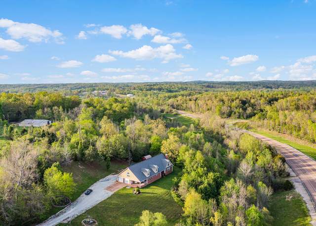 Property at 112 Starbuck Ln, Decaturville, TN 38329, 5 beds, 3.5 baths