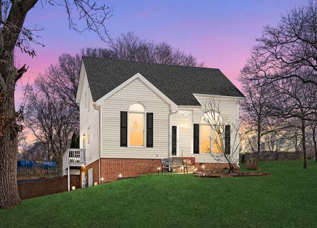 Property at 1735 Creekview Ct, Adams, TN 37010, 3 beds, 2 baths