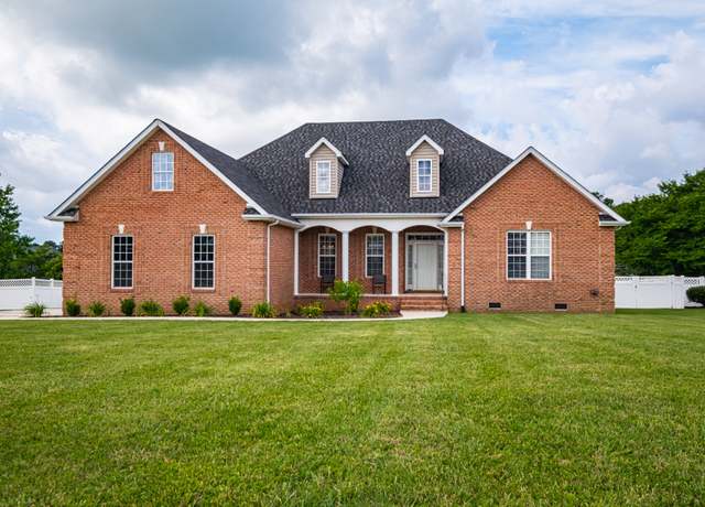 Property at 107 Hunters Ct, Tullahoma, TN 37388, 4 beds, 2 baths