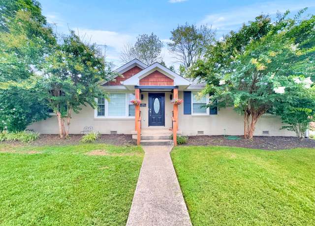 Property at 305 Oak St, Lebanon, TN 37087, 3 beds, 2.5 baths