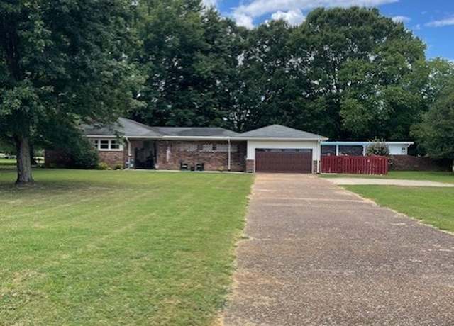 Property at 111 Grandview Dr, Lawrenceburg, TN 38464, 3 beds, 3 baths