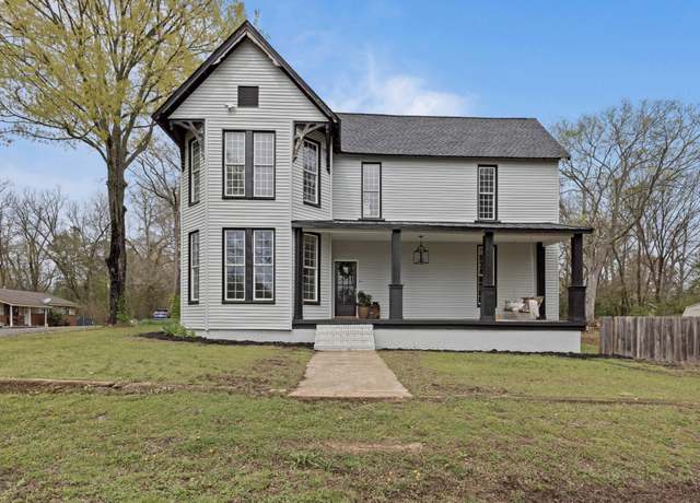 Property at 331 Smith Cir, Tunnel Hill, GA 30755, 4 beds, 3 baths