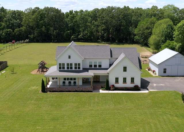 Property at 548 Buddy Rd, Burns, TN 37029, 3 beds, 3.5 baths