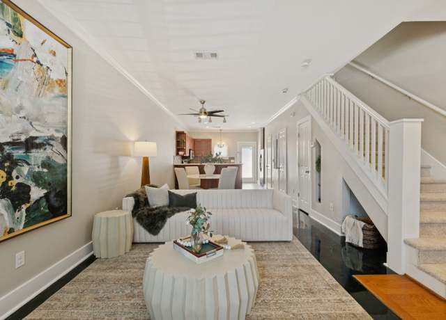 Property at 719B Mcferrin Ave, Nashville, TN 37206, 2 beds, 2.5 baths