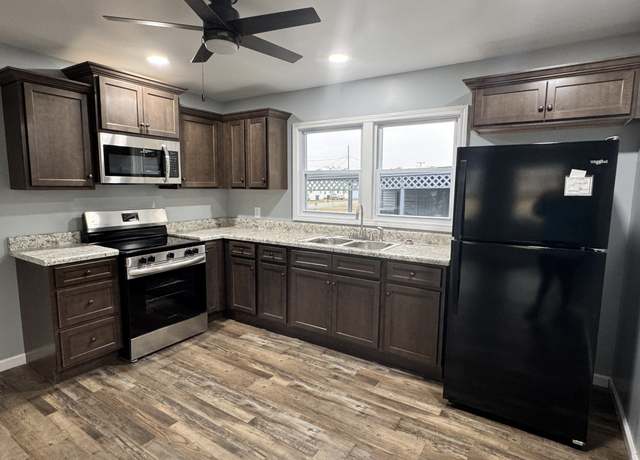 Property at 1401 Cypress St, Shelbyville, TN 37160, 4 beds, 2 baths