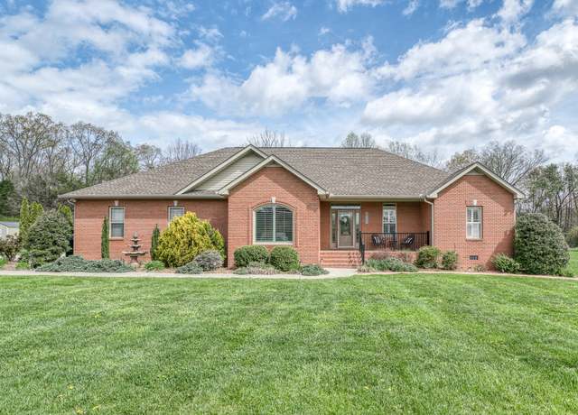 Property at 1051 Heathwood West Dr, Cookeville, TN 38506, 3 beds, 2 baths