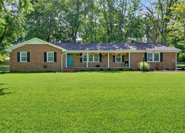 Property at 409 Marietta Dr, Hopkinsville, KY 42240, 3 beds, 2.5 baths