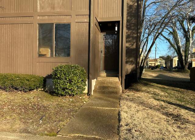 Property at 541 Doral Country Dr, Nashville, TN 37221, 3 beds, 2 baths