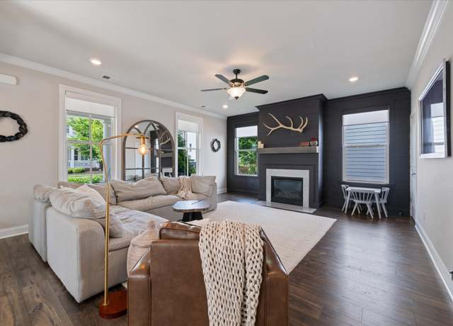 Property at 3204 Vinemont Dr, Thompsons Station, TN 37179, 4 beds, 2.5 baths