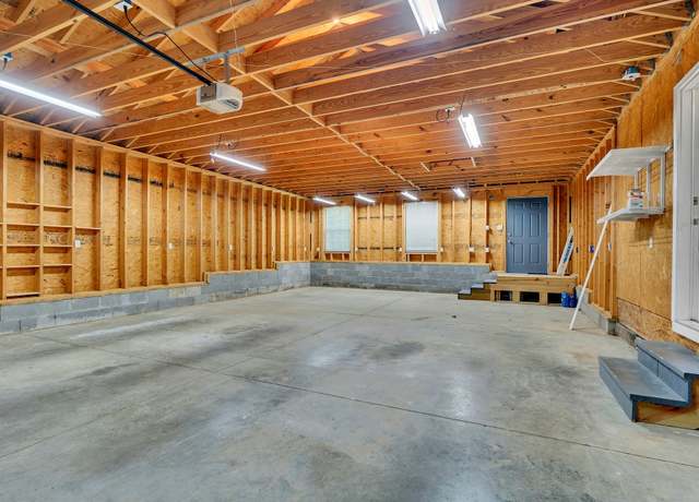 Property at 108 Crestview Dr, La Vergne, TN 37086, 3 beds, 2 baths